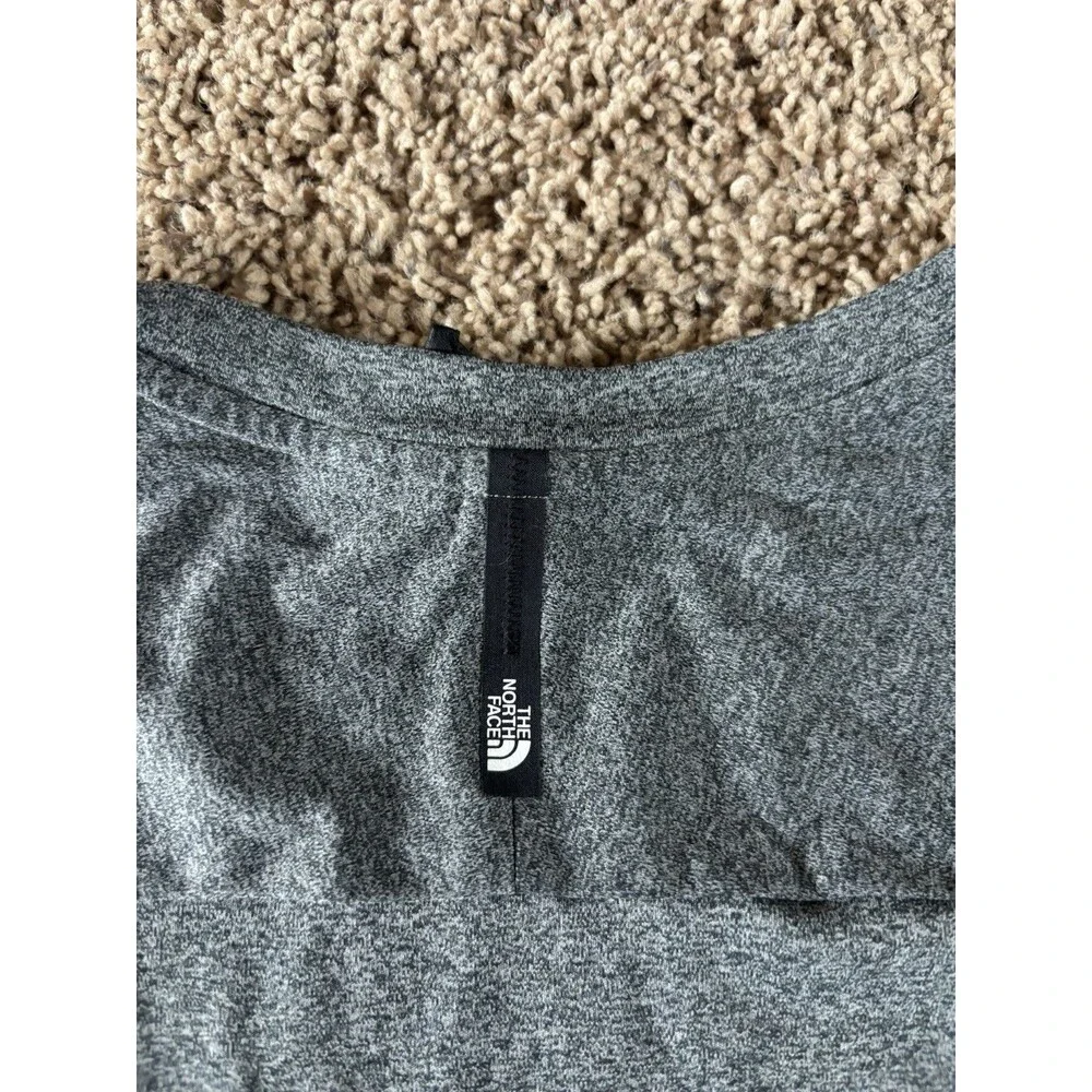 The North Face Men’s Short Sleeve Dri Fit Shirt Grey Size Large